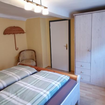 Ferienhaus Vom Bahratal Hausen 外观 照片