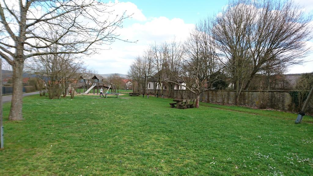 Ferienhaus Vom Bahratal Hausen 外观 照片