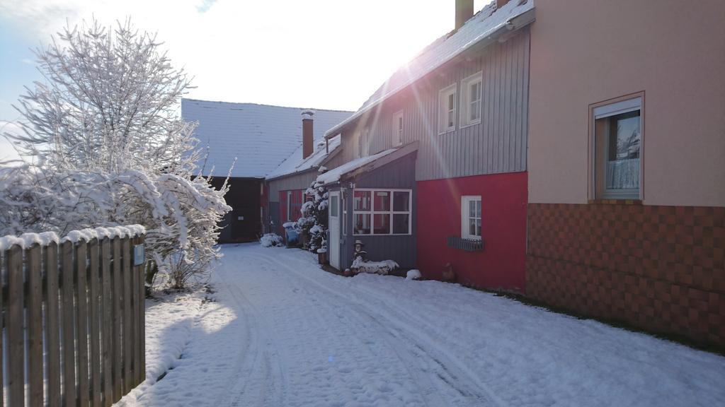 Ferienhaus Vom Bahratal Hausen 外观 照片