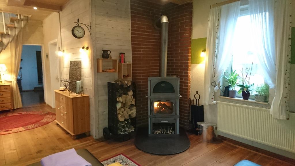 Ferienhaus Vom Bahratal Hausen 外观 照片