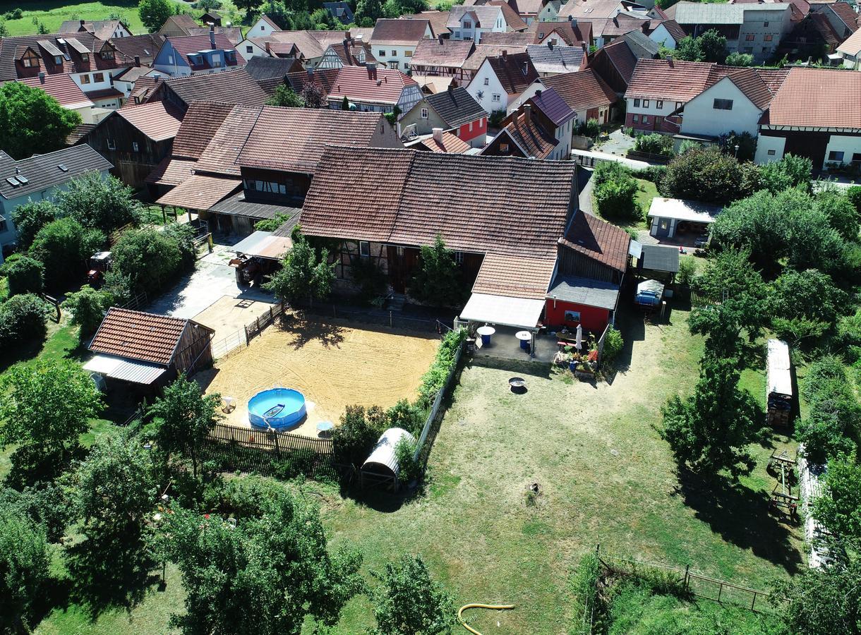 Ferienhaus Vom Bahratal Hausen 外观 照片