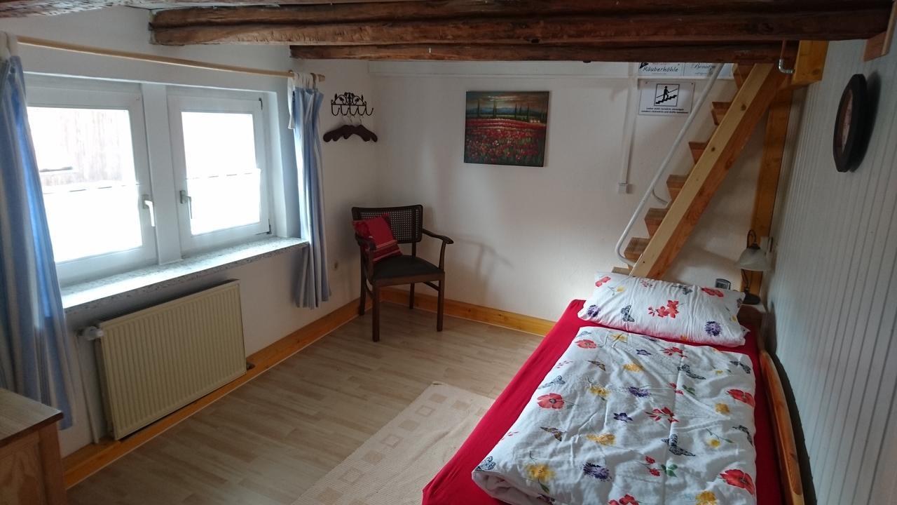 Ferienhaus Vom Bahratal Hausen 外观 照片